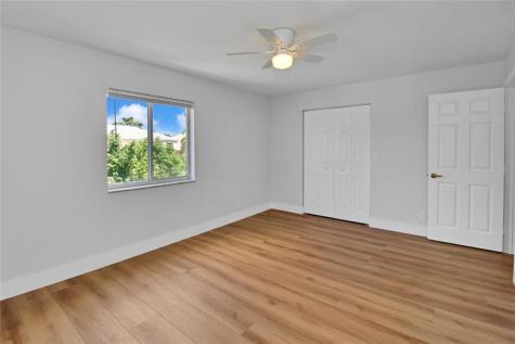 5240 NW 112th Way Coral Springs FL 33076