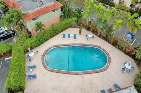 12 NE 20th Court Wilton Manors FL 33305