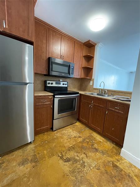 492 NW 165th Street Road Miami FL 33169
