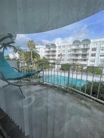 492 NW 165th Street Road Miami FL 33169