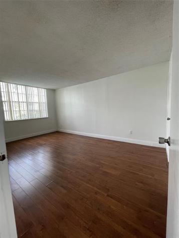 492 NW 165th Street Road Miami FL 33169
