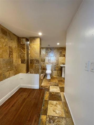 492 NW 165th Street Road Miami FL 33169