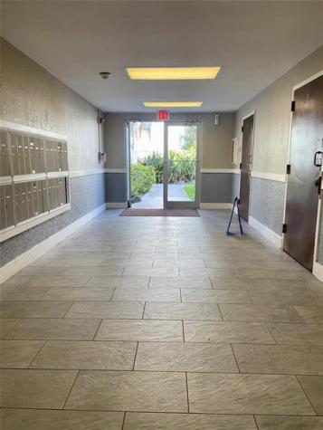 492 NW 165th Street Road Miami FL 33169