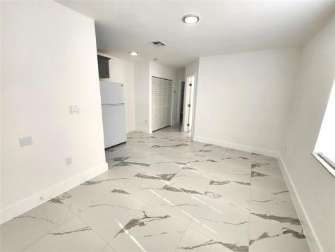 2466 Lincoln Street Hollywood FL 33020