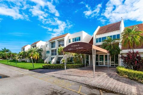 100 Lakeview Drive Weston FL 33326