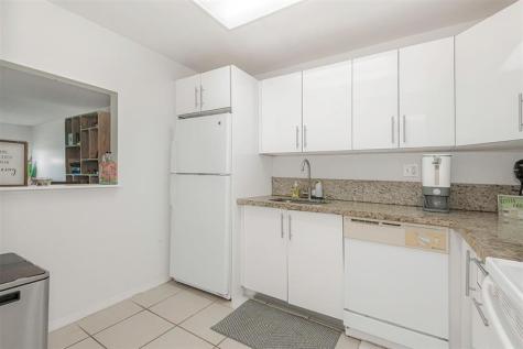 100 Lakeview Drive Weston FL 33326