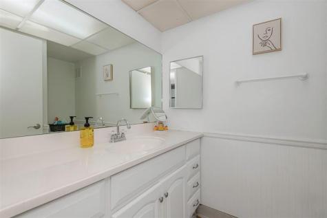 100 Lakeview Drive Weston FL 33326
