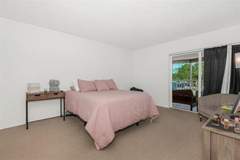 100 Lakeview Drive Weston FL 33326