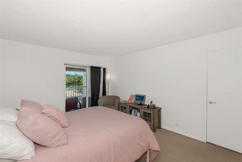 100 Lakeview Drive Weston FL 33326