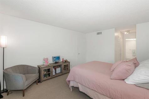 100 Lakeview Drive Weston FL 33326
