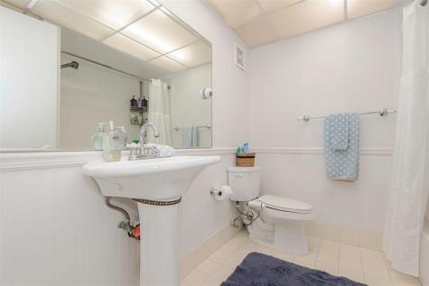 100 Lakeview Drive Weston FL 33326