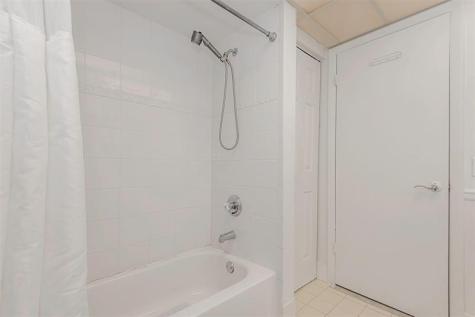 100 Lakeview Drive Weston FL 33326