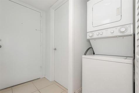 100 Lakeview Drive Weston FL 33326