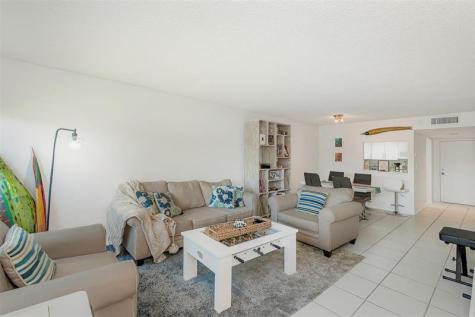 100 Lakeview Drive Weston FL 33326