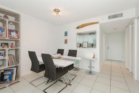 100 Lakeview Drive Weston FL 33326