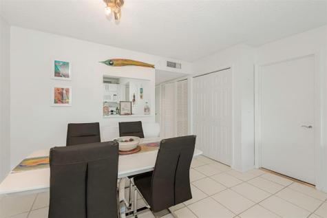 100 Lakeview Drive Weston FL 33326