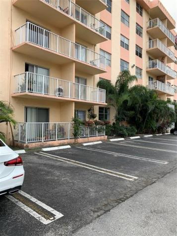 16465 NE 22nd Avenue North Miami Beach FL 33160
