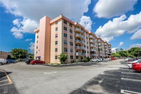 16465 NE 22nd Avenue North Miami Beach FL 33160