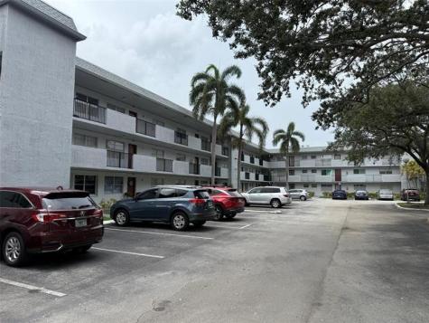 8405 NW 61st Street Tamarac FL 33321
