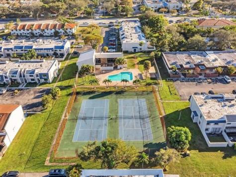 2609 N 40th Avenue Hollywood FL 33021