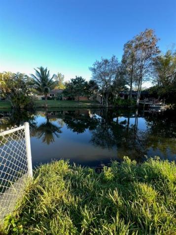 9199 SW 49th Place Cooper City FL 33328