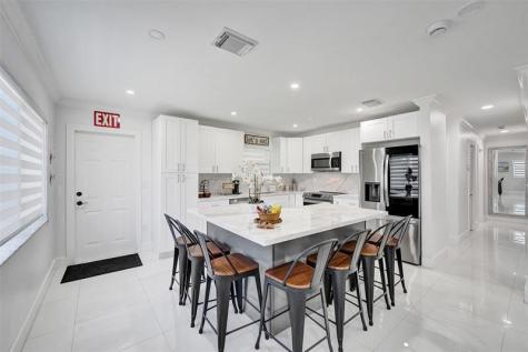 6740 Custer Hollywood FL 33024