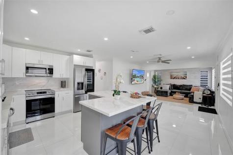 6740 Custer Hollywood FL 33024