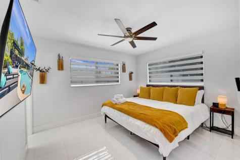 6740 Custer Hollywood FL 33024