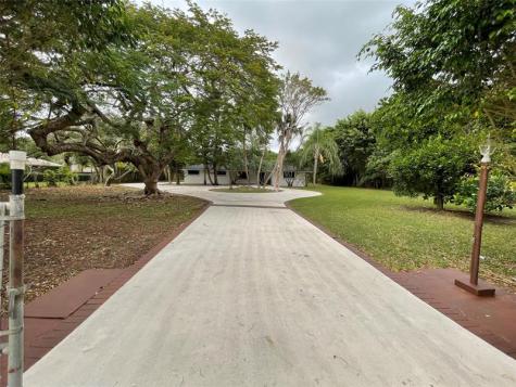 16881 SW 276th Street Homestead FL 33031
