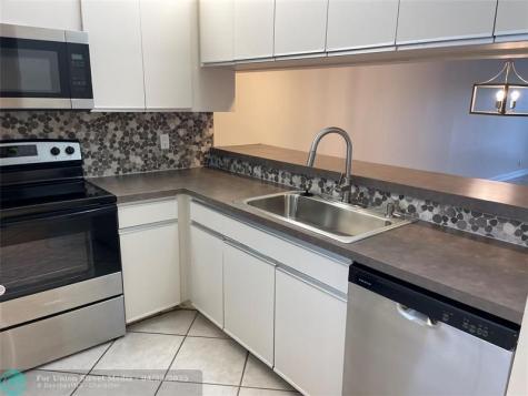 3993 Cypress Reach Court Pompano Beach FL 33069
