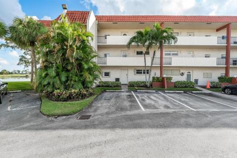 9500 N Hollybrook Lake Drive Pembroke Pines FL 33025