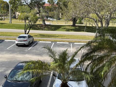 1301 SW 135th Terrace Pembroke Pines FL 33027