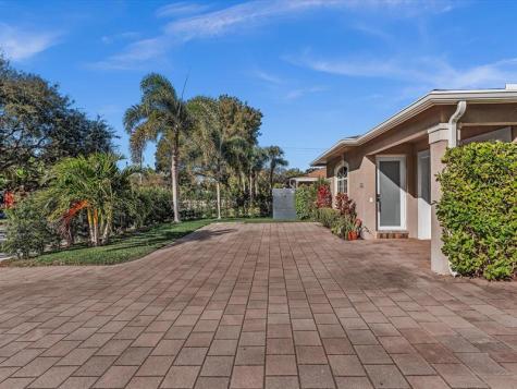 2807 Frederick Boulevard Delray Beach FL 33483