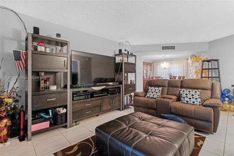 4000 NW 44th Avenue Lauderdale Lakes FL 33319