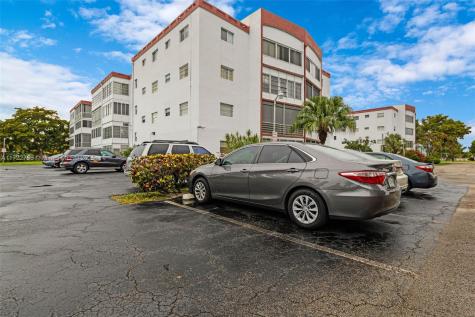 4000 NW 44th Avenue Lauderdale Lakes FL 33319