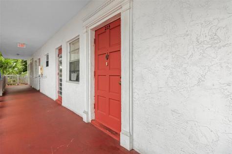 4000 NW 44th Avenue Lauderdale Lakes FL 33319