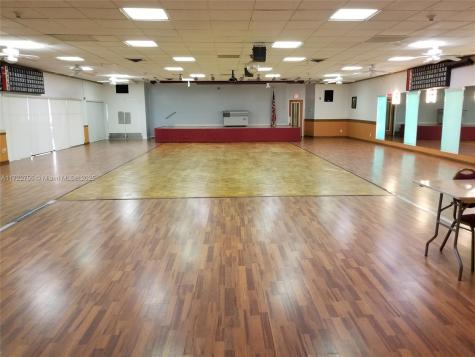 4000 NW 44th Avenue Lauderdale Lakes FL 33319