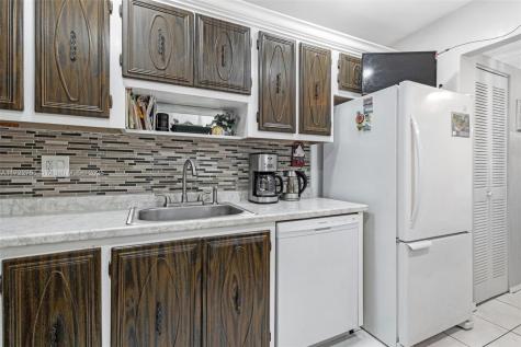4000 NW 44th Avenue Lauderdale Lakes FL 33319