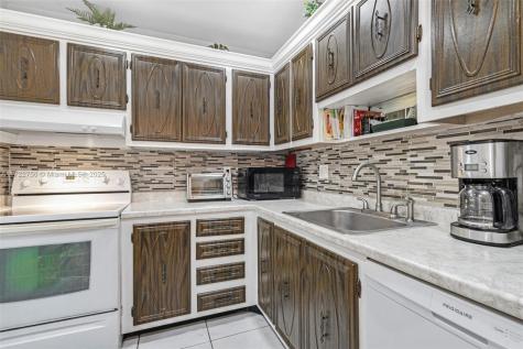 4000 NW 44th Avenue Lauderdale Lakes FL 33319