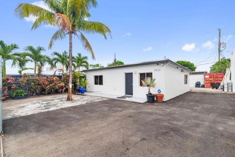 5822 Dewey Street Hollywood FL 33023