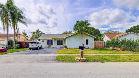 740 NW 85th Way Pembroke Pines FL 33024