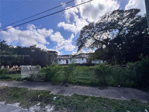 2771 NW 44th Street Miami FL 33142