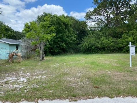 924 Forest Road Sebring FL 33872