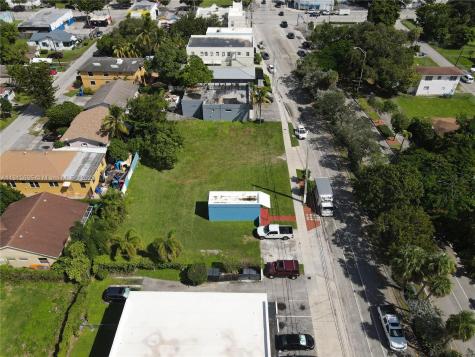 3759 Grand Avenue Miami FL 33133