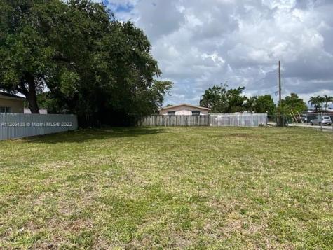 5260 NW 32nd Avenue Miami FL 33142