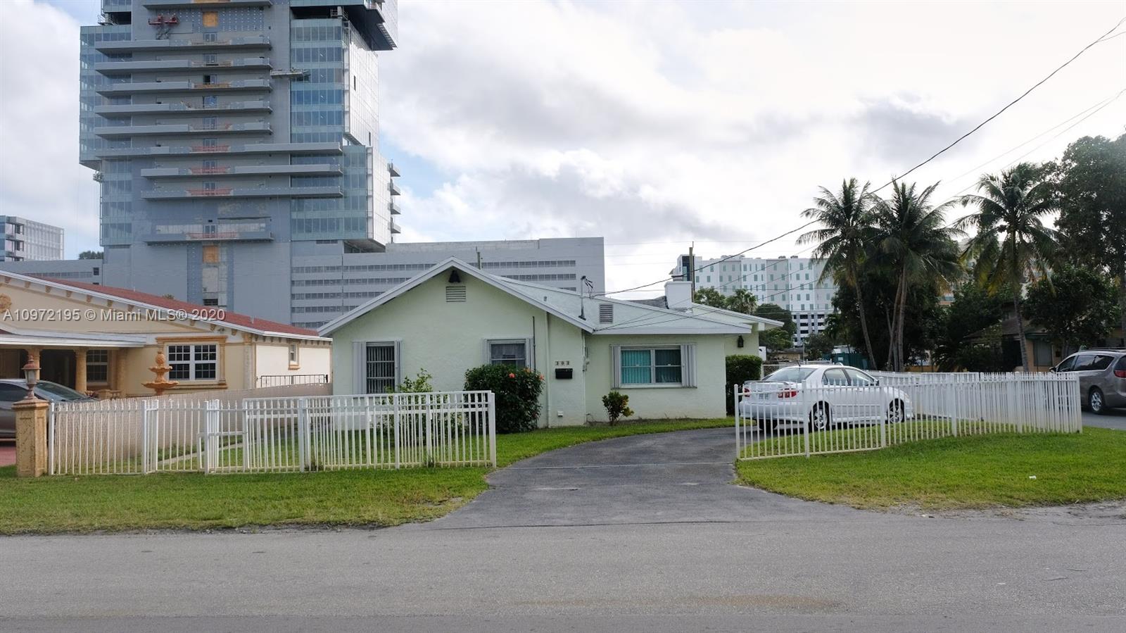 302 SE 9th Street Hallandale Beach FL 33009
