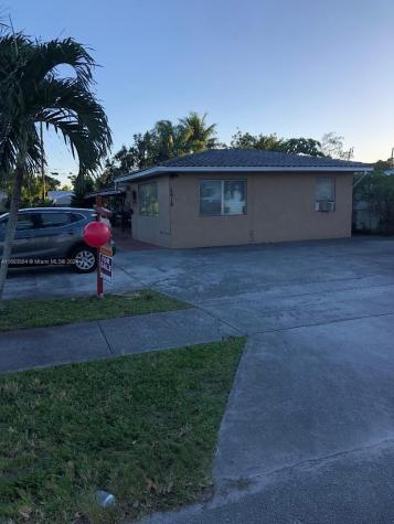 5616 Arthur Street Hollywood FL 33021