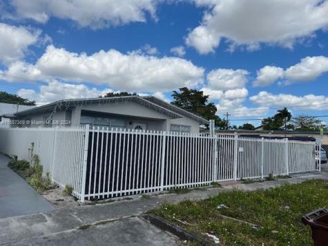 101 W 10th Street Hialeah FL 33010