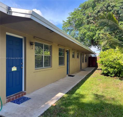 5639-5641 Lincoln Street Hollywood FL 33021