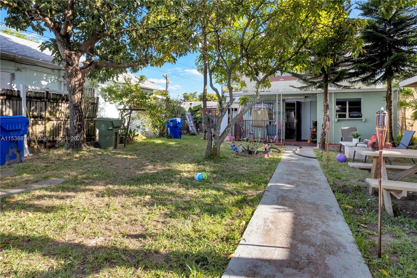2388 NW 33rd Street Miami FL 33142